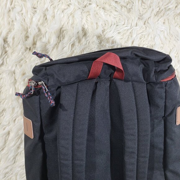 Patagonia * Goose Island Black Backpack Durable Outdoor Design - Picture 5 of 15